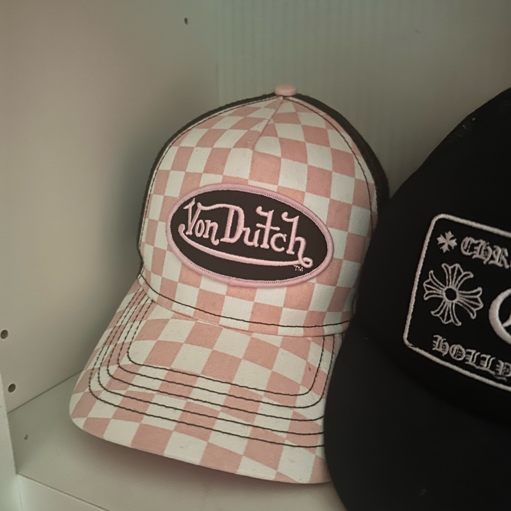 Pink von Dutch hat never worn no longer made